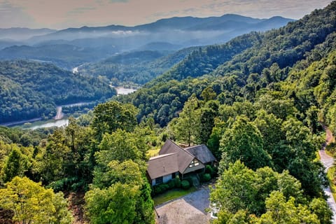 Smoky Mountain Vacation Rental Near Bryson City! House in Swain County