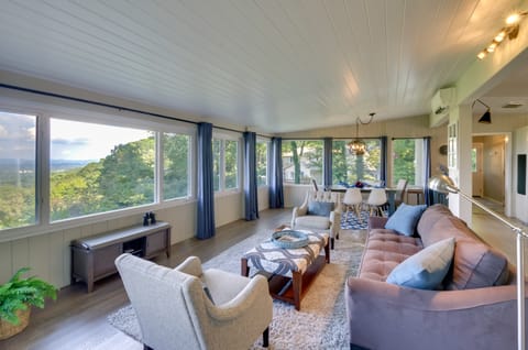Hendersonville Home w/ Views - 3 Mi to Downtown! House in Laurel Park