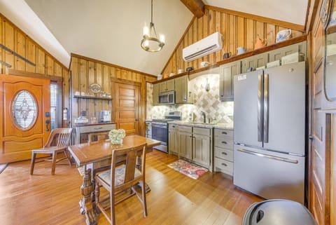 2 Mi to Village of Ruidoso! 'Little Pine Cottage' Apartment in Ruidoso