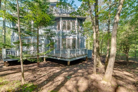 Cozy 4BD Condo w/ Deck; 1 Mi to Wintergreen Resort Apartment in Nelson County