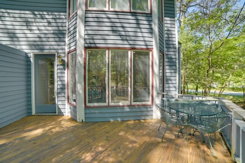 Cozy 4BD Condo w/ Deck; 1 Mi to Wintergreen Resort Apartment in Nelson County