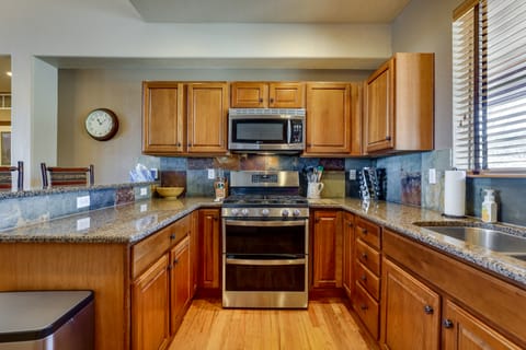 1 Mi to Granby Ranch: Mtn Home w/ Deck House in Granby