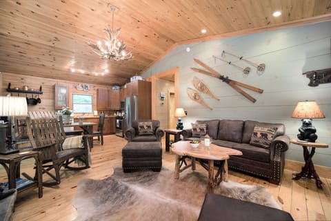 Wooded Retreat w/ Views in Highlands-Cashiers Area House in Tennessee