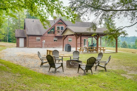3-Acre Benezette Cabin: Hot Tub, Grill & Mtn View House in Allegheny River