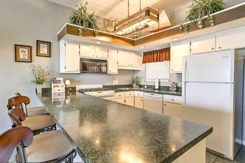 Panama City Home w/ Private Backyard Beach Access! Apartment in Long Beach