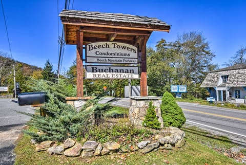 Walk to Beech Mtn Ski Resort! Condo w/ Balcony Apartment in Beech Mountain