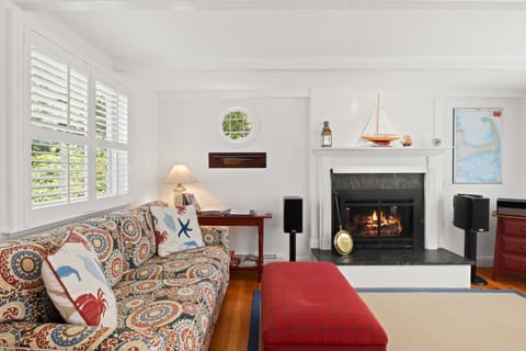 3 Bicycles Provided! Cape Cod Cottage w/ Deck House in Orleans