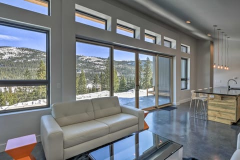 ‘Four Voices’ Home: Mountain Views, 15 Mi to Breck House in Park County