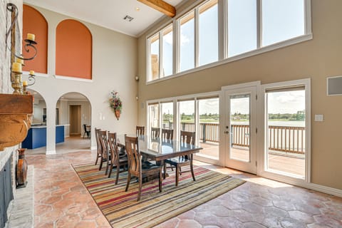 Lakefront Houston House - 1 Mi to Space Center! House in Nassau Bay