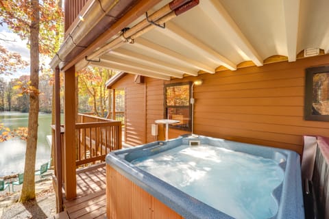 Hocking Hills Lake Gem w/ Hot Tub, Dock, 100 Acres House in Ohio
