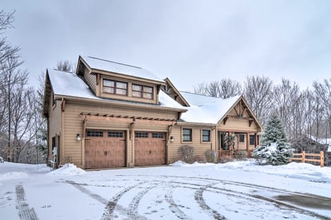 2 Mi to Schuss Mtn! Northern Retreat w/ Game Room House in Michigan