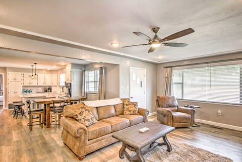 Lakeview Home - 1 Mile from Bull Shoals Lake! House in Lakeview