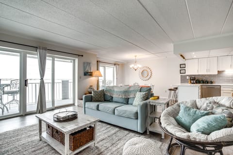 Pool & Boardwalk Access: Bayfront Ocean City Condo Apartment in Ocean City