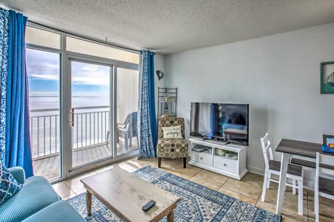 Community Perks + Beach: North Myrtle Beach Condo Apartment in Atlantic Beach