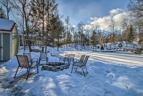 Ski Condo w/ Pool, Close to Story Land & Attitash! Apartment in Glen