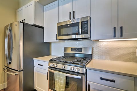 Modern Winter Park Ski Condo Near the Ski Shuttle! Apartment in Fraser