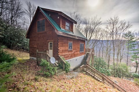 All-Season Base w/ Scenic Views in Beech Mountain! House in Beech Mountain
