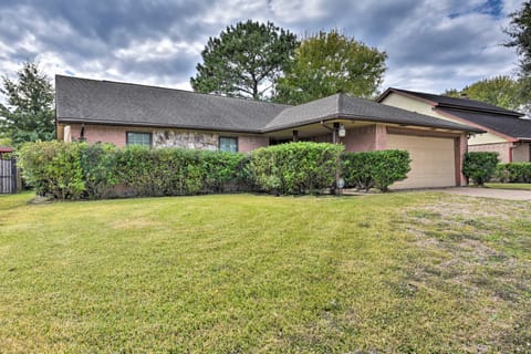 Pet-Friendly Missouri City Home w/ Fenced-In Yard! House in Missouri City