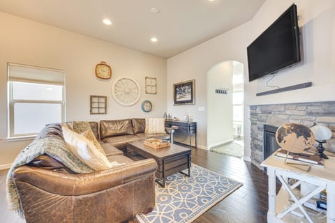 8 Mi to USAFA! Townhome w/ Game Room & Backyard Apartment in Black Forest