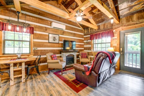 Covered Deck & Fire Pit: Smoky Mountain Cabin House in Cosby