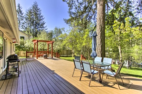 Quiet Lakefront Olympia Home w/ Dock on Half Acre House in Washington