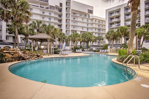 Gulf Shores Getaway w/ Pool, Spa & Beach Access! Apartment in West Beach