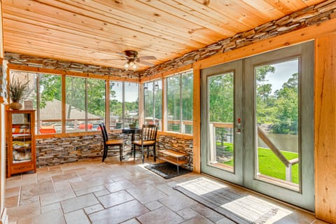 Waterfront Florida Vacation Rental w/ Boat Dock House in Alabama