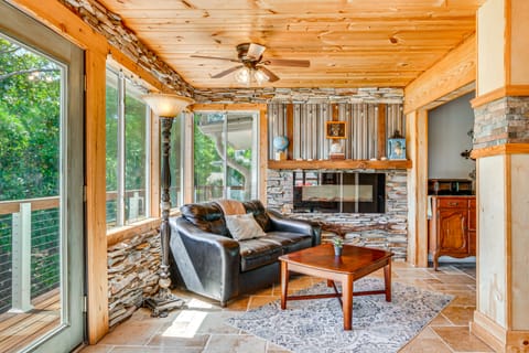 Waterfront Florida Vacation Rental w/ Boat Dock House in Alabama