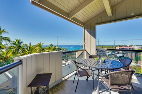 Top-Floor Kailua Bay Resort Condo w/ Ocean Views! Apartment in Holualoa