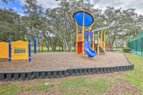 7 Mi to WDW: Indian Ridge Home + Community Perks! House in Four Corners