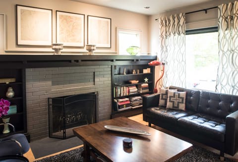 Updated Tacoma Home w/ Patio: 3 Mi to Downtown House in Tacoma