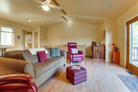 Deep Creek Lake Townhome w/ Deck & Water Views Apartment in Deep Creek Lake