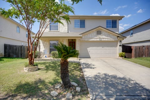 Near SeaWorld! Modern Family Home w/ Pool Access House in San Antonio