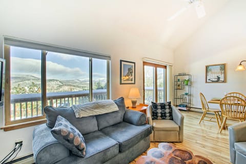 3 Mi to Attitash Resort: Condo w/ Mtn Views! Apartment in Glen