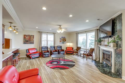 Fire Pit & Game Room: Marshall Getaway w/ Views! House in Buncombe County