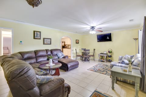 Kingston Home w/ Shared Pool - 23 Mi to LakePoint! House in Alabama