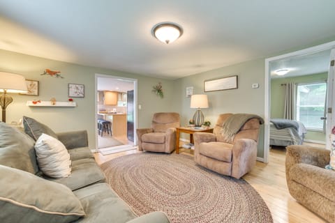 Near Snowmobiling & Ice Fishing: Fife Lake Retreat House in Michigan