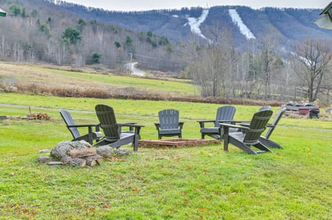 Slope Views: Luxe Windham Retreat w/ Hot Tub! House in Windham
