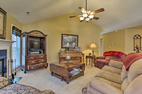 Asheville Area Home w/Patio-11 Mi to Biltmore House in Fletcher