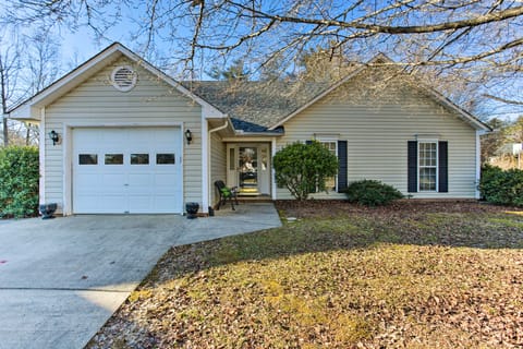 Asheville Area Home w/Patio-11 Mi to Biltmore House in Fletcher