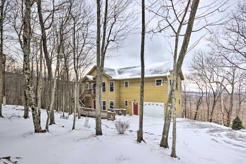Family Home w/ Decks & Sunset Views in Beech Mtn! House in Beech Mountain