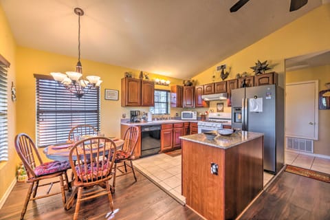 Ruidoso Cabin w/ Hot Tub & Mtn Views! House in Ruidoso