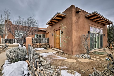 Adobe-Style Home w/ Views < 5 Mi to Santa Fe Plaza House in Tesuque