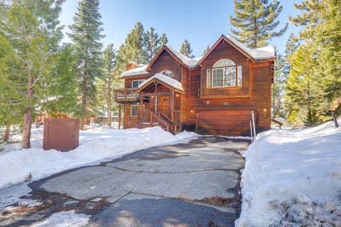 7 Mi to Northstar Resort: Tahoe Vista Family Cabin House in Tahoe Vista