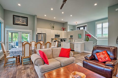 Grand Rapids Area Lakefront House w/ Dock Cottage in Michigan
