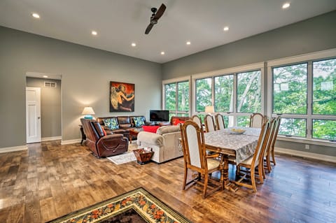 Grand Rapids Area Lakefront House w/ Dock Cottage in Michigan