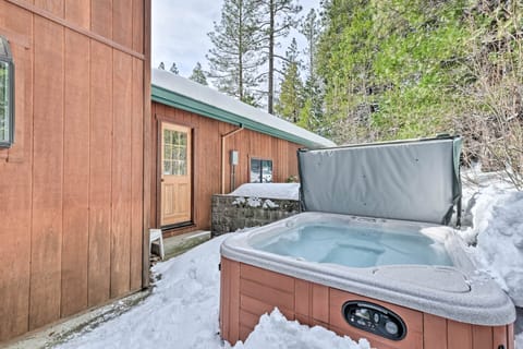 Near Bear Valley: Peaceful Arnold Home w/ Hot Tub House in Arnold