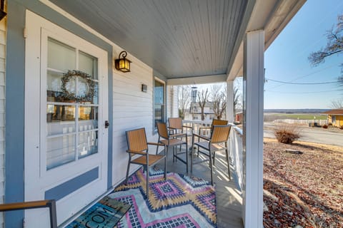 Cozy Augusta Home w/ Porch: Walk to Katy Trail! House in Ozark Mountains