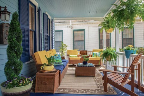 Vicksburg Home w/3 Porches, Walk to Downtown House in Vicksburg