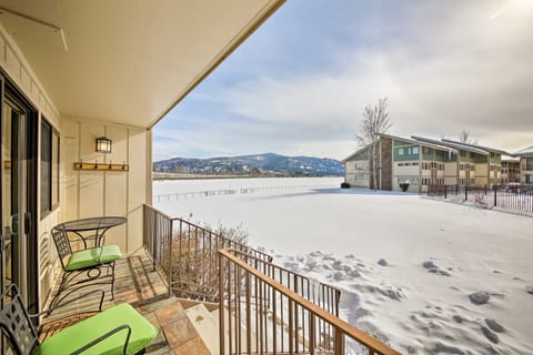 Lake Pend Oreille Condo w/ Porch & Mountain View! Apartment in Sandpoint